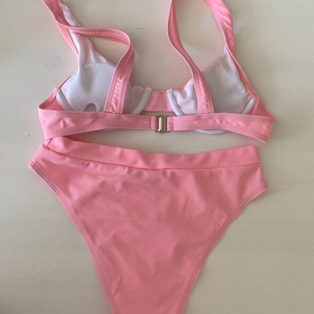 Bikini - Picture 2 of 2